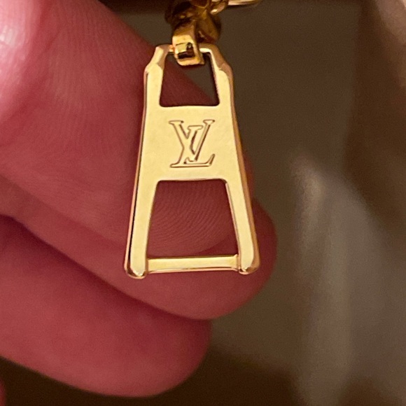 Louis Vuitton On My Side Satchel - Picture 14 of 16